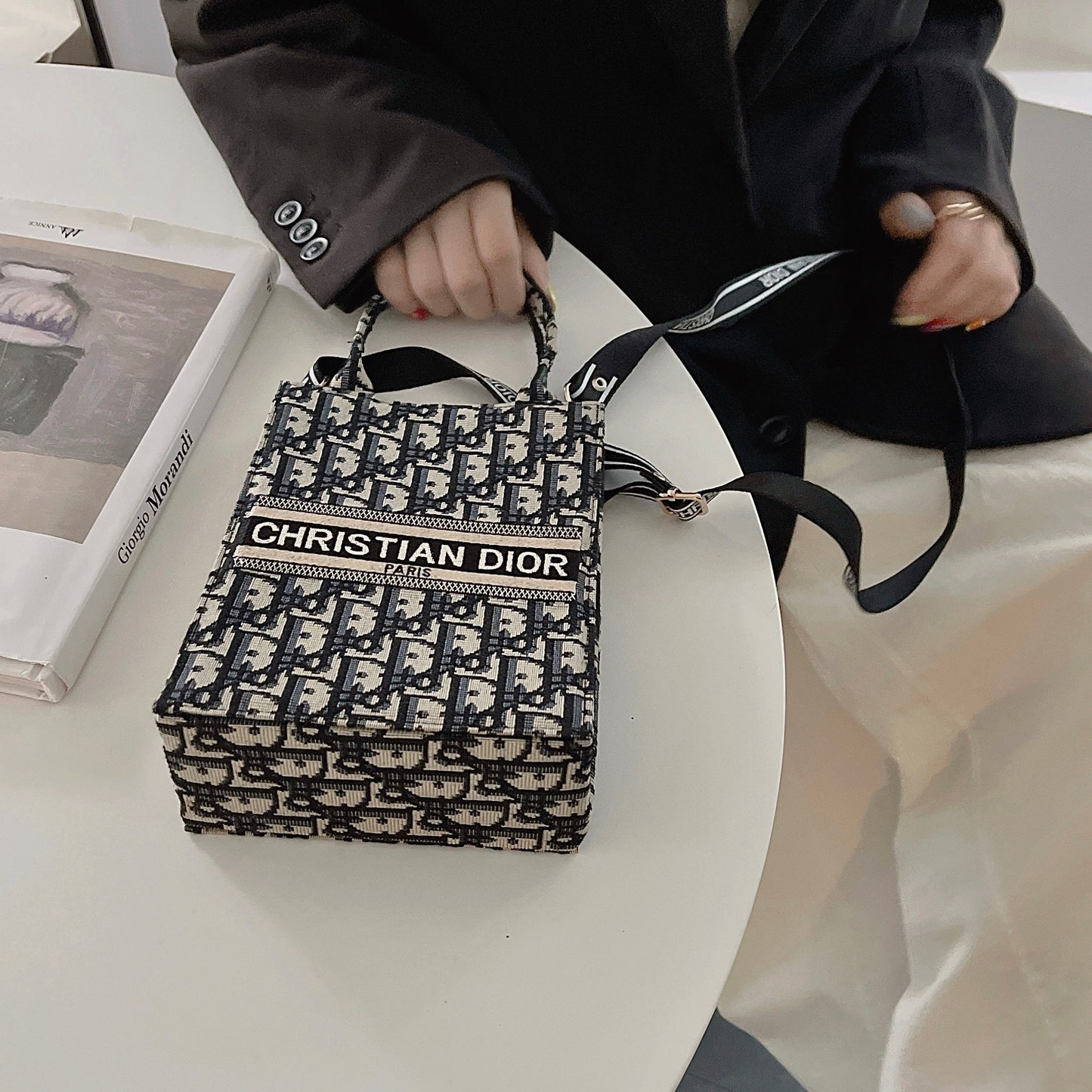 Sacola clássica com cinta de crossbody