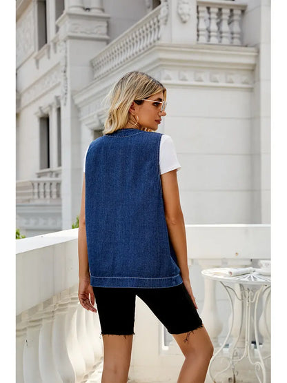 Colete de Denim Lavado com Múltiplos Bolsos
