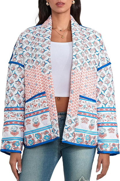 Jaqueta fina acolchoada com patchwork estampado com lapela