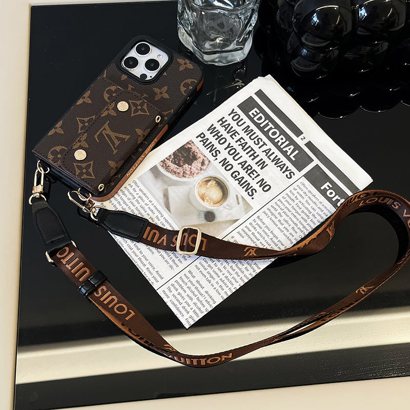 Lou Chain Chain Chain Brown iPhone Case