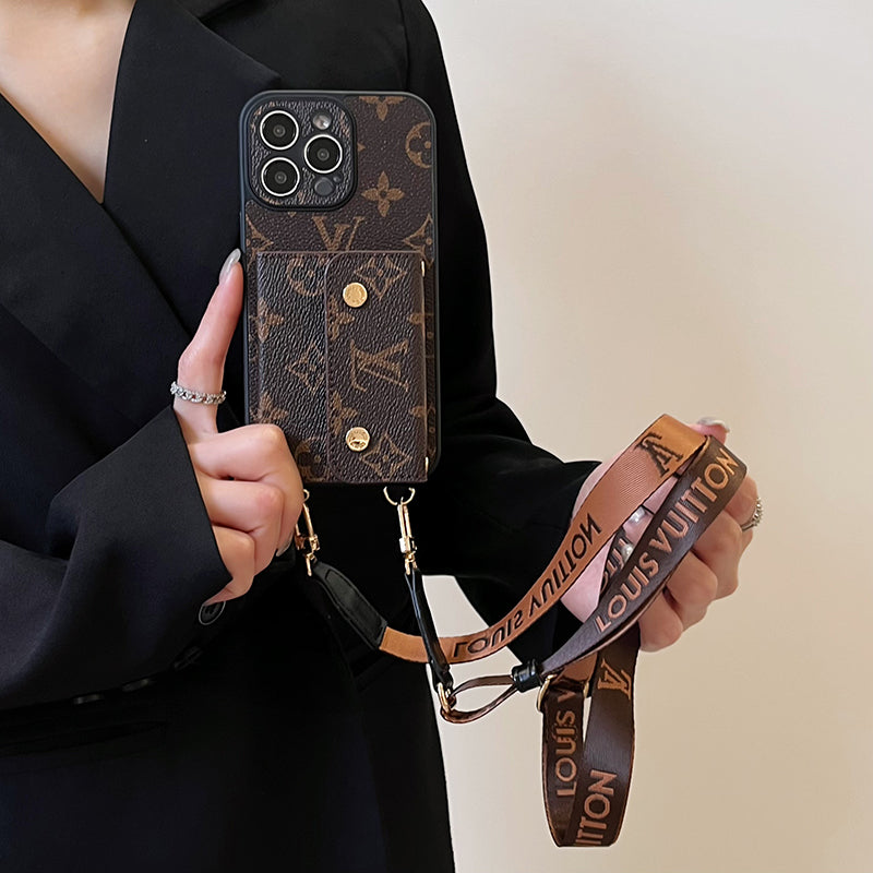 Lou Chain Chain Chain Brown iPhone Case