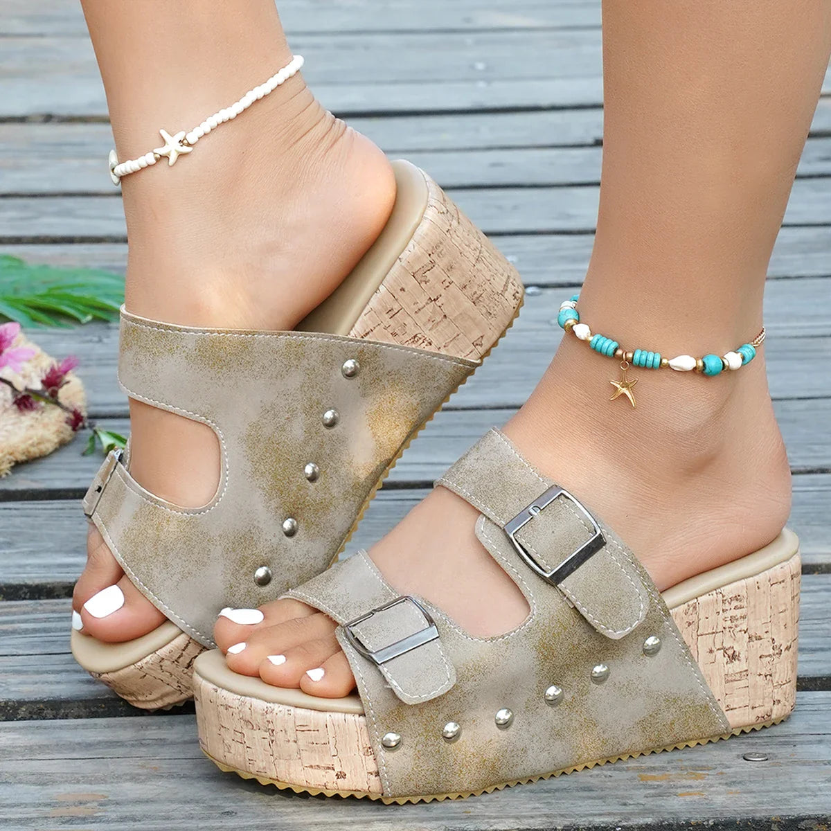 Talvera Buckle Slides