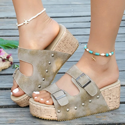 Talvera Buckle Slides