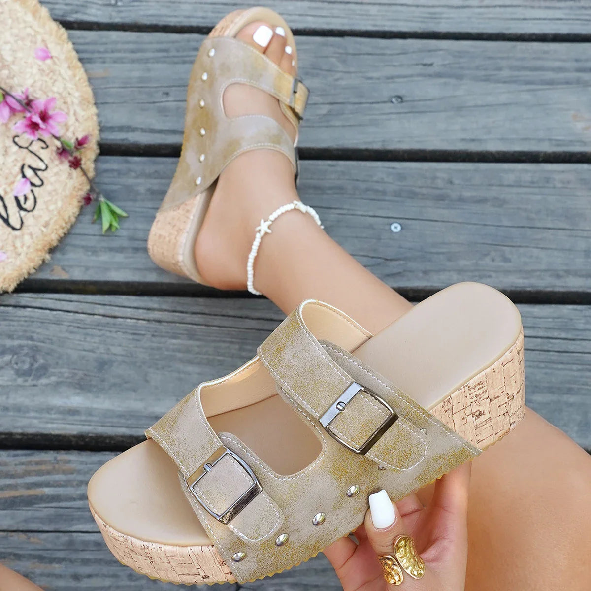 Talvera Buckle Slides